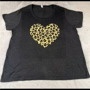Live and Tell womens gray short sleeve heart tshirt size plus size 2